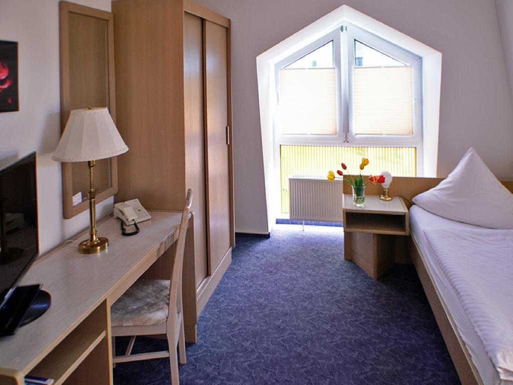 Hotel Fuerstenberg Eisenhüttenstadt Pokój zdjęcie